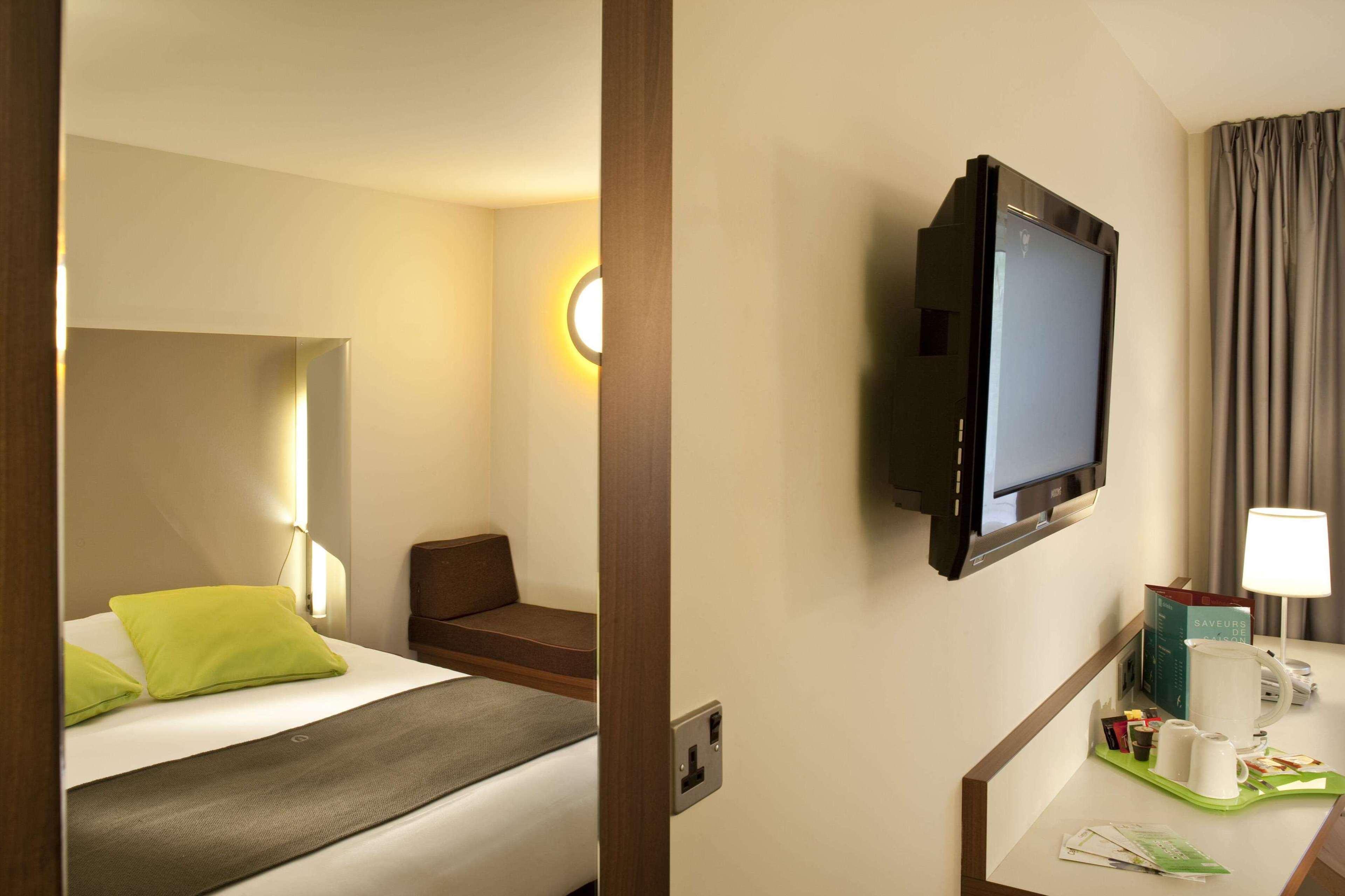 Campanile Hotel Нортхемптон Экстерьер фото