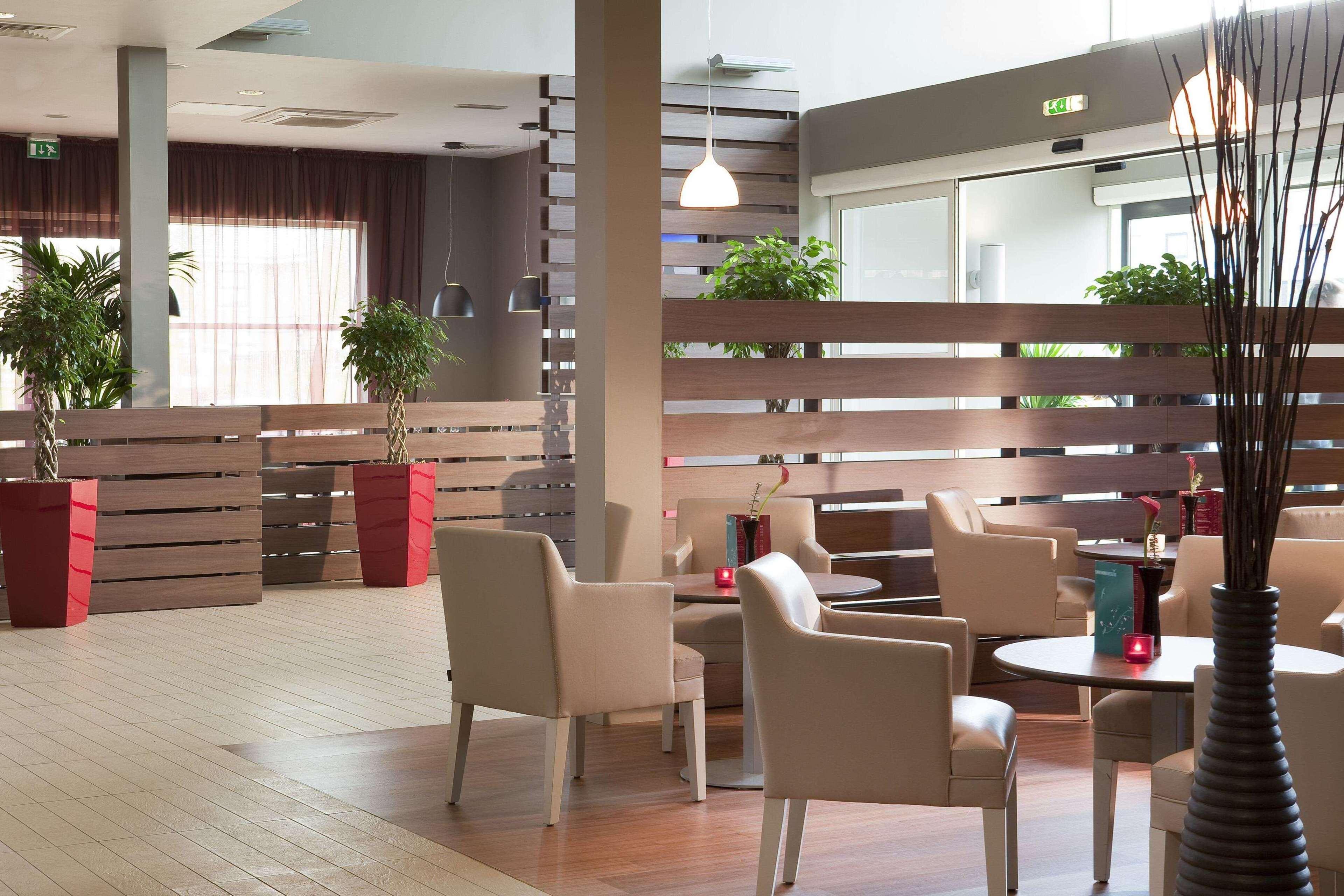 Campanile Hotel Нортхемптон Экстерьер фото